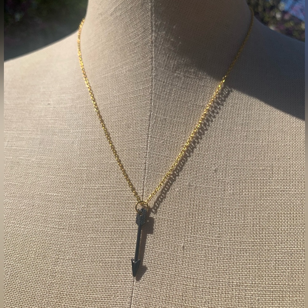 NWT Sterling Silver Plated Chain & Alloy Arrow Charm Necklace - Picture 4 of 16